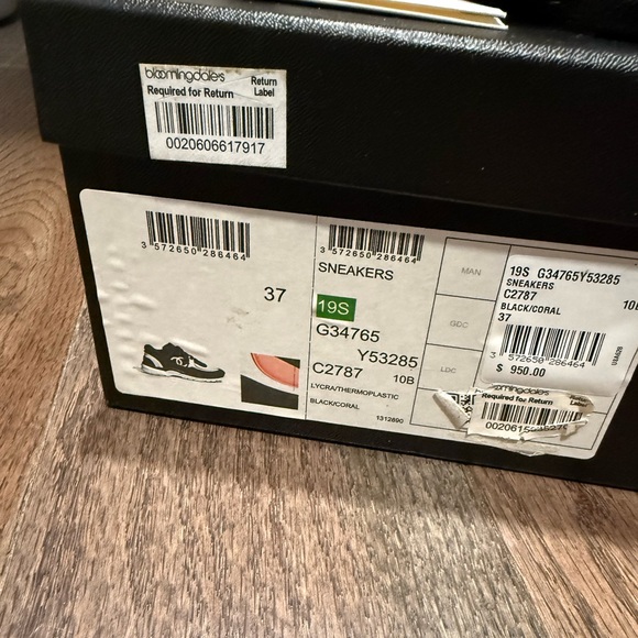 Authentic Chanel sneakers size 37 - Picture 5 of 11